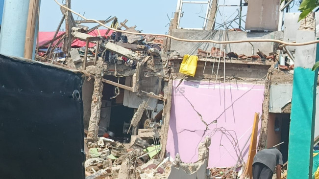Kondisi terkini sehari pasca ledakan di Pamulang, Tangsel, Sabtu (13/9/2025). [FTNews.co.id/Selvianus Kopong Basar]